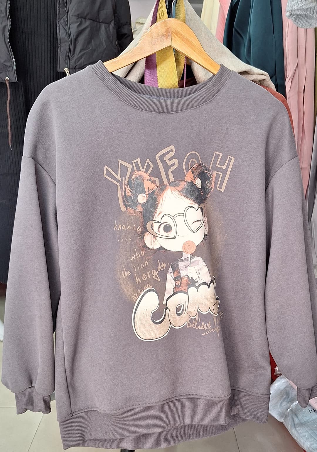 Sweat shirts for both men and women 5