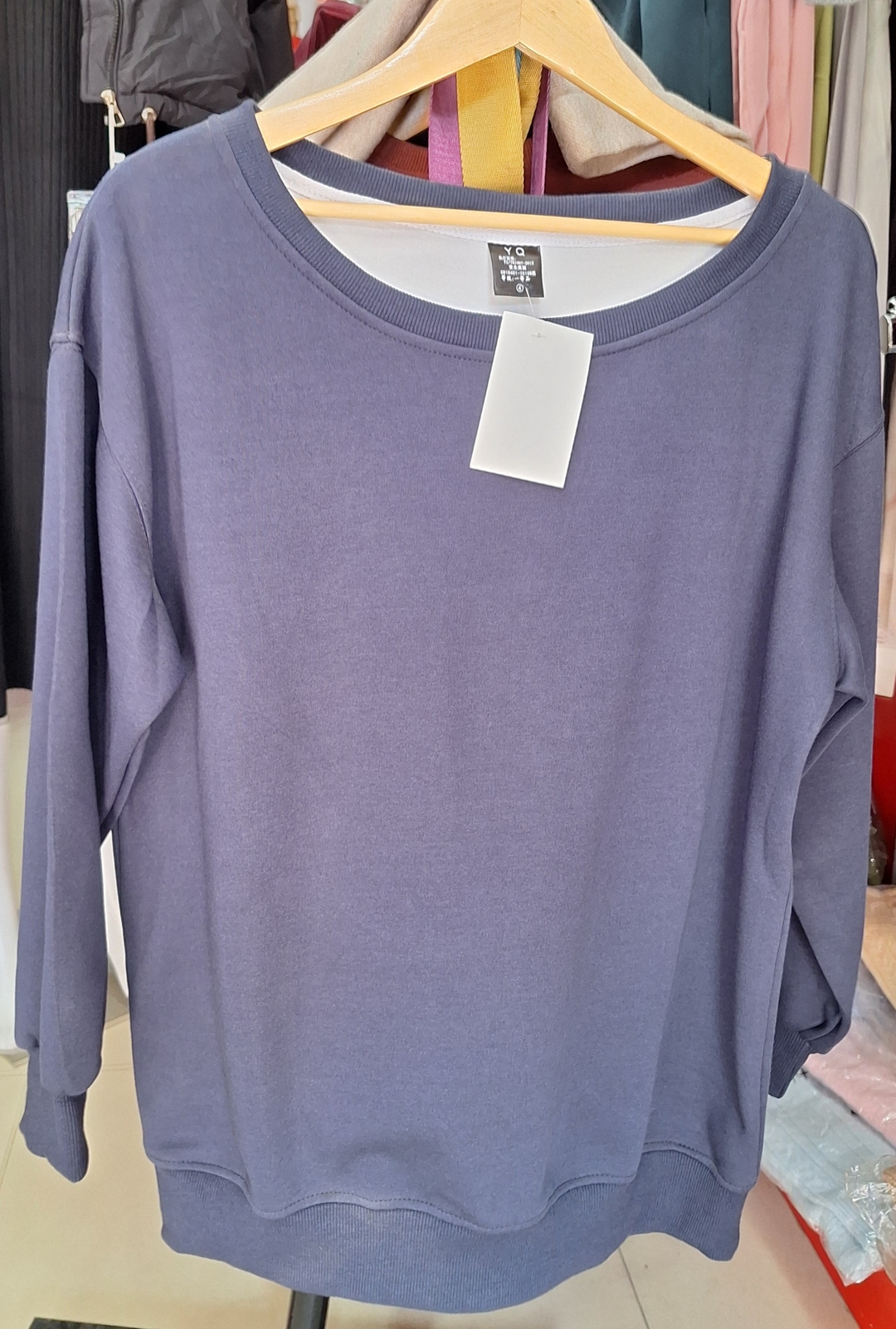Sweat shirts for both men and women 2
