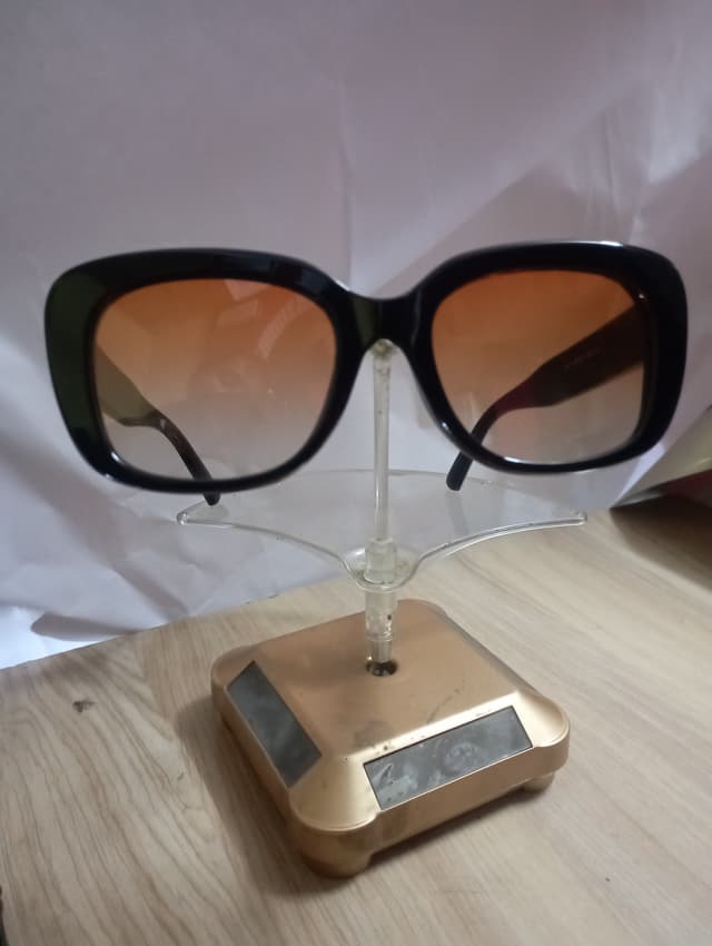 Ladies shaded sunglasses