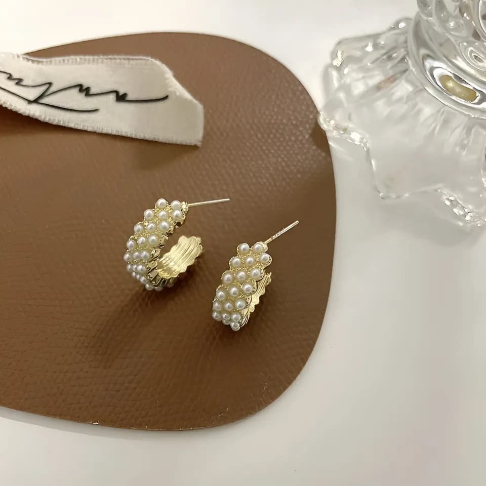 VaryGood Pearl Inlaid Simple Golden Hoop Earring For Women 2