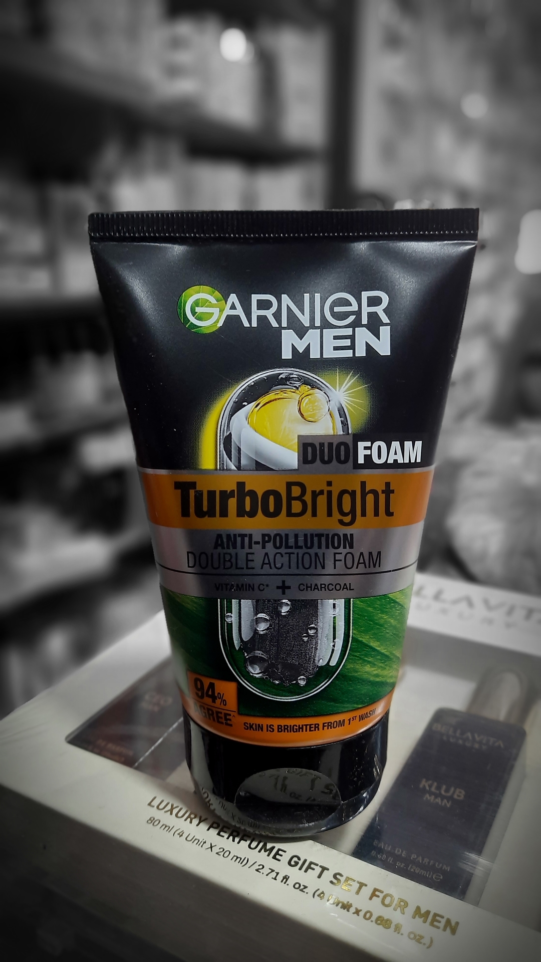 GARNIER TURBO BRIGHT FACEWASH 1