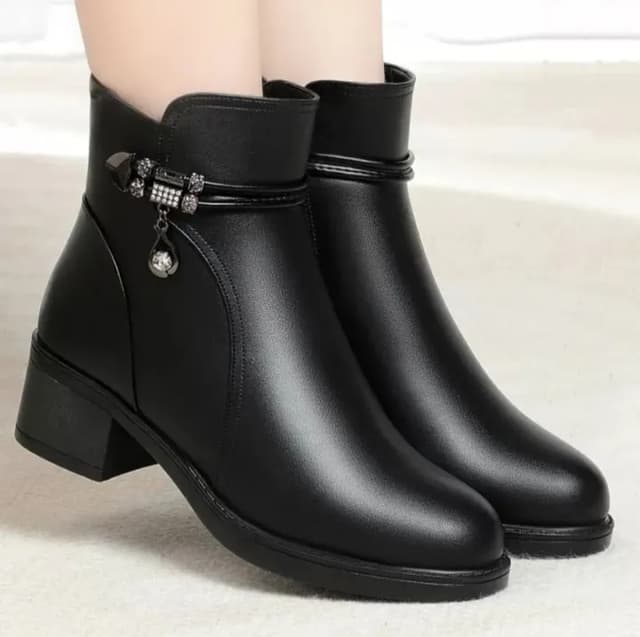 2024 Luxury Women Autumn Winter Genuine Leather Short Boots Round Toe High Heels Zipper Ankle Boots Ladies Ethnic Style V615