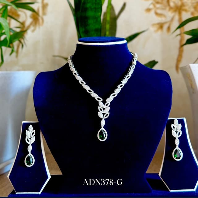 4K Plus Cosmetics Design Necklace for women white and Green Premium Design for weeding and Party