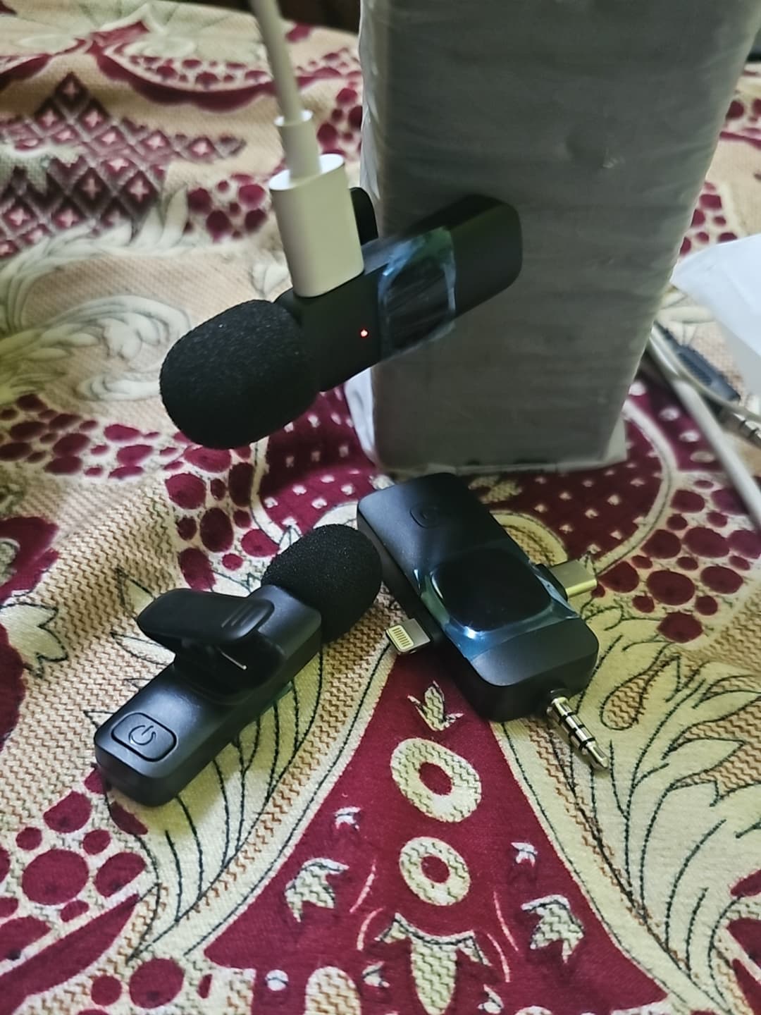 Bo ya Improved Wireless Lavalier With 2 Microphone with Adjustable Collar Clip and Adapter - for iPhone/Android/Computer - Mini Mic for Video Recording/Podcasts, Built-in Noise Cancelling Chip 4