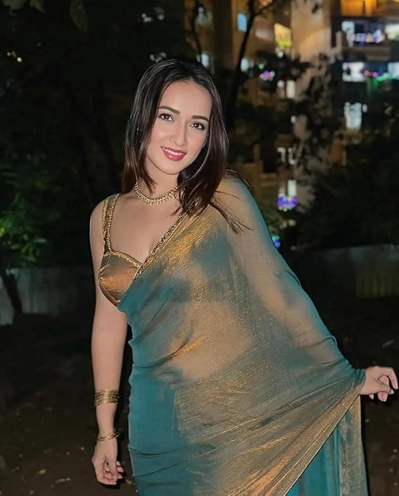 Women's Soft Fandy Silk Saree With Hand Work Lace Boarder & Comes With Unstitched Blouse Piece (Chhaava) 2