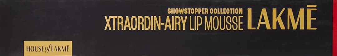 Lakme Xtraordin-Airy Velvet Matte Lip Mousse - Love Me Red 2