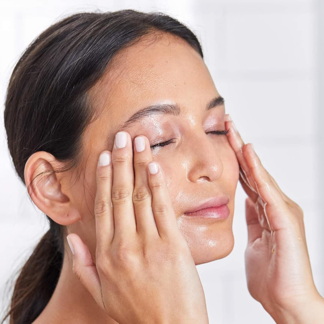 DHC Deep Cleansing Oil, Facial Cleansing Oil, Makeup Remover, Cleanses without Clogging Pores, Residue-Free, Fragrance & Colorant Free (70ml) 3