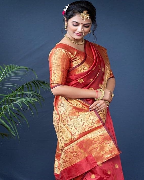 Women's Silk Woven Kanjivaram Saree 1