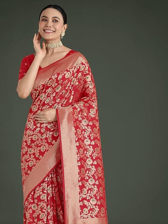 Women's Graceful Banarasi Silk Saree In Classic Zaal Pattern & Rich Zari Woven Pallu comes with Unstitched blouse 2