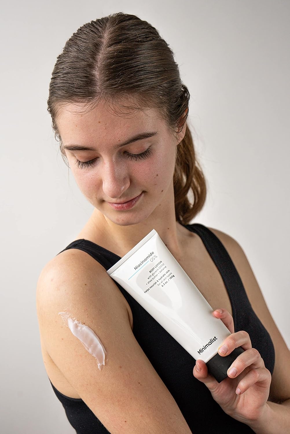 Minimalist Niacinamide 5% Body Lotion | Repairs Skin Barrier | Nourishes With Shea Butter | For Men & women - 180 gm 5