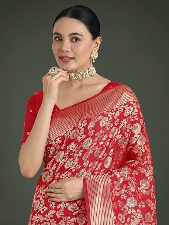 Women's Graceful Banarasi Silk Saree In Classic Zaal Pattern & Rich Zari Woven Pallu comes with Unstitched blouse 3