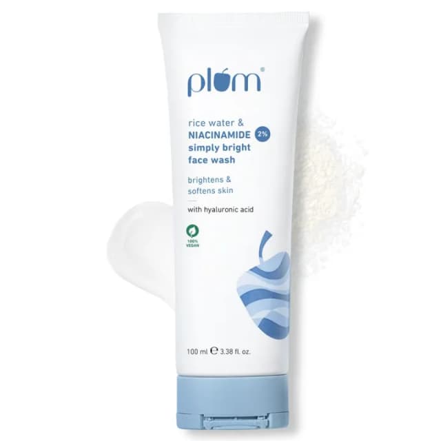 Plum Bright 2% Niacinamide Face Wash with Rice Water Brightens Skin & Fade Blemishes (100 ml)
