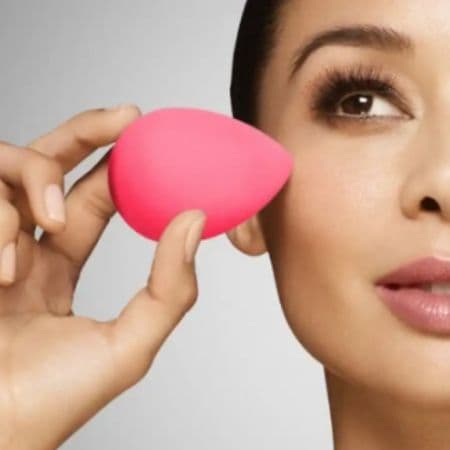 Huda beauty Facial Makeup Sponge Beauty Blender 1 Piece 1