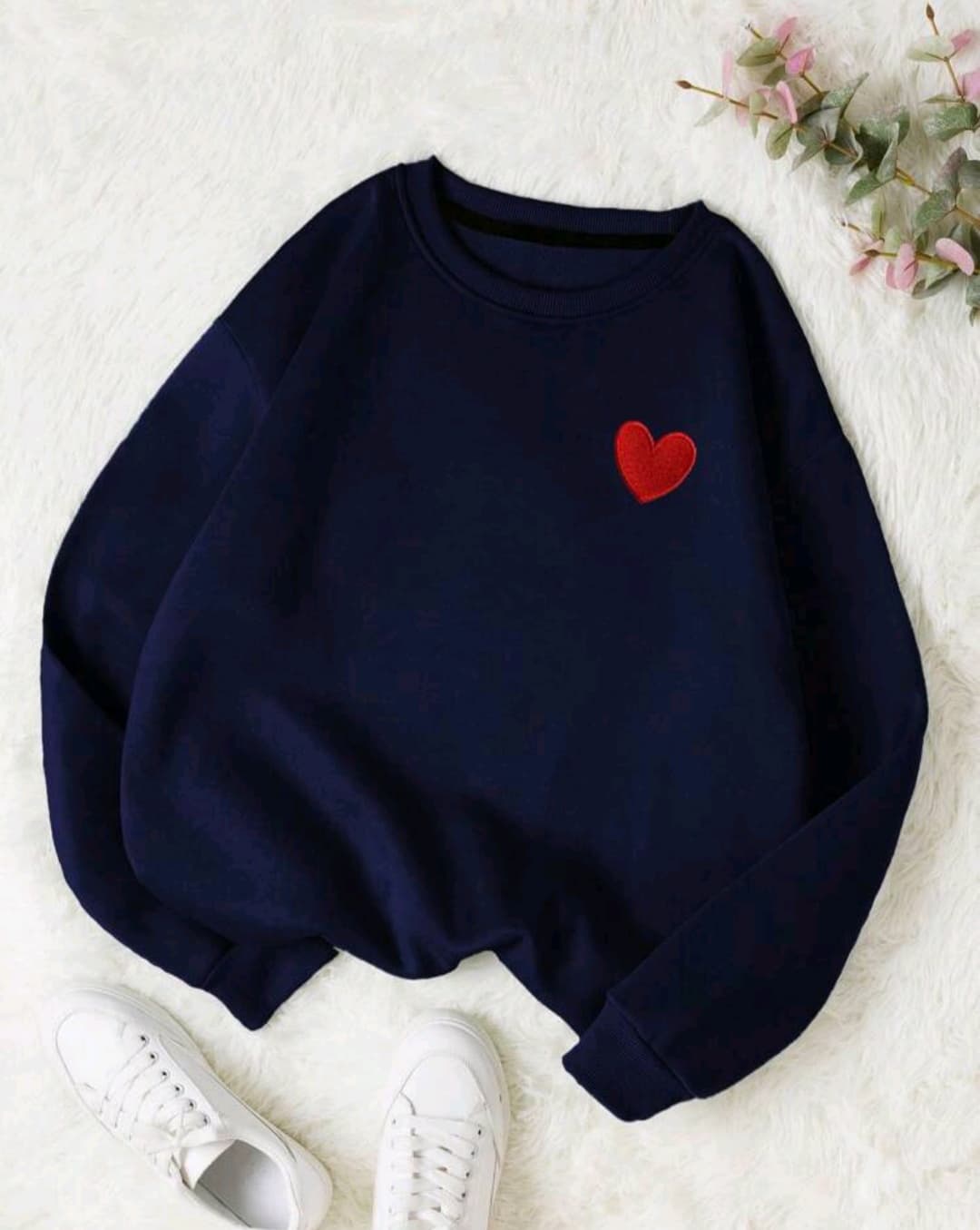 Premium Quality Sweatshirt for women with a heart design 1