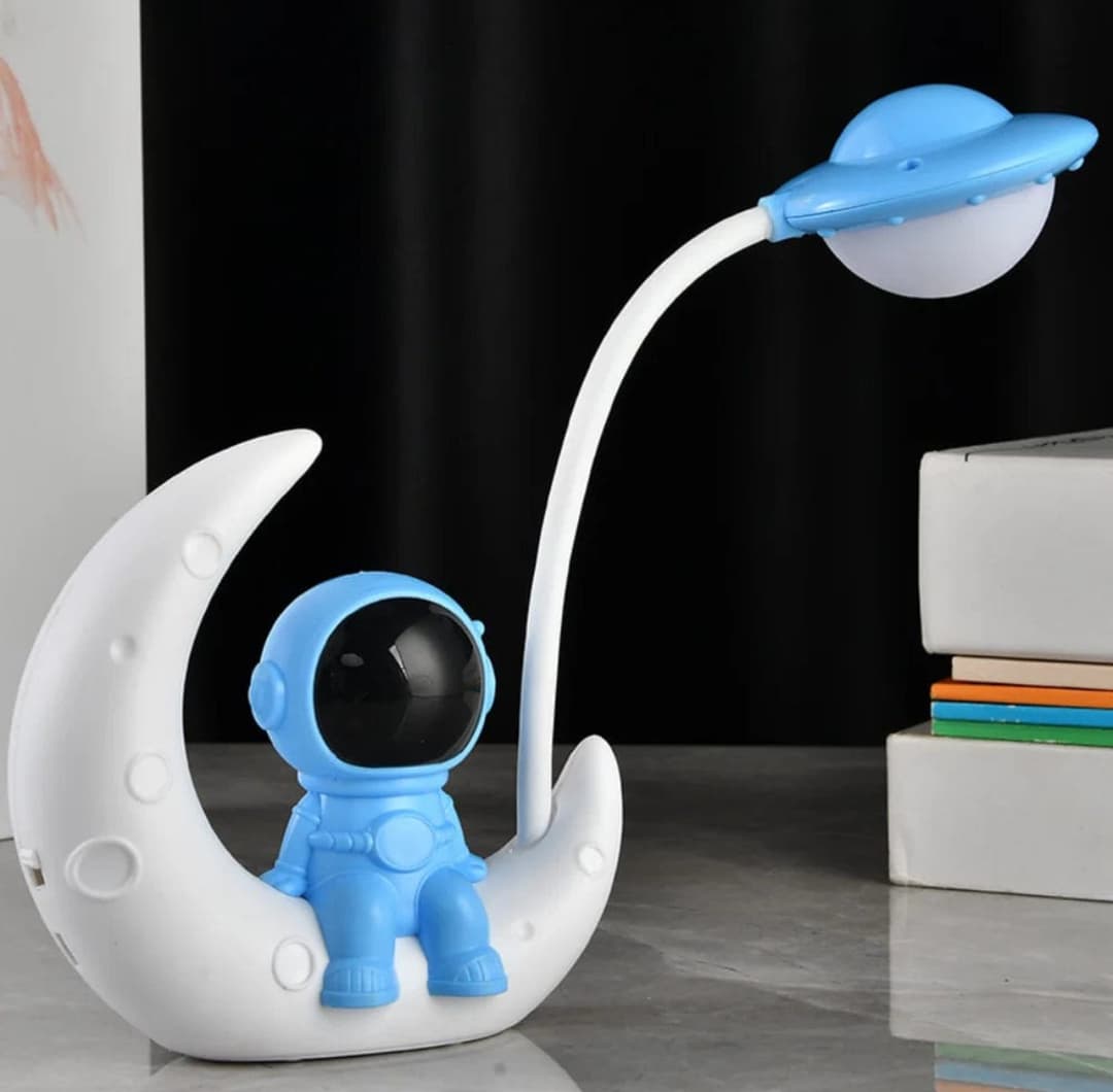 Usb Rechargeable Astronaut Moon Night Light Decoration Astronaut Eye Protection Led Desk Lamp for Kids Bedside Gift 1