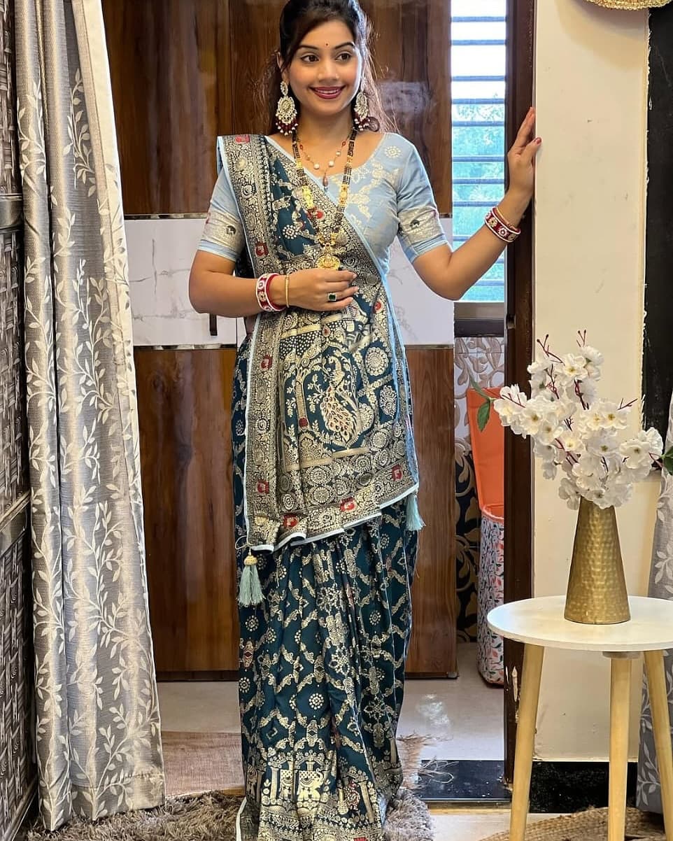 Pure Dola Viscose Meenakari Zecard Weaving Saree With Rajwadi peacock Design And Jarkan Diamonds with Latkan and blouse maching paping contrast colour*