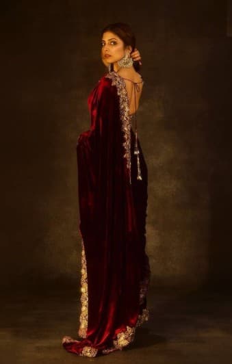 Maroon color embroidered velvet saree 2