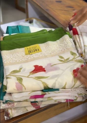 Samridhi Collection Embellished Floral Saree