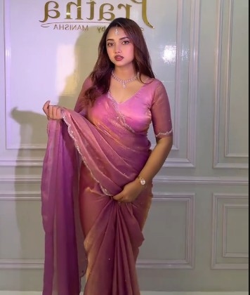 Prathewear Embellished Bollywood Silk Blend Saree (Purple) 3