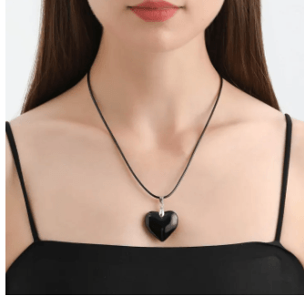 Black Heart Pendant Necklace 3