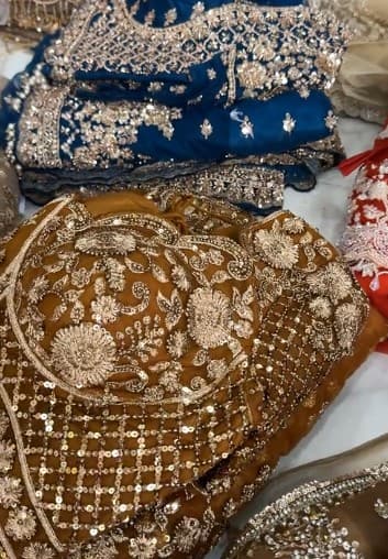 Buttic Saree stone saree weeding Behuli saree , rani color High qilaity