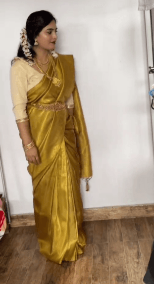 Banarshi silk Saree saree With Blouse in saree 3