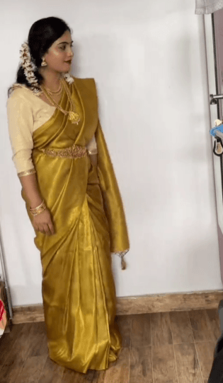 Banarshi silk Saree saree With Blouse in saree 4