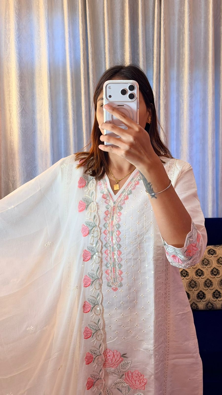 Aashna White Pearl Floral Hand-Embroidered Set 1