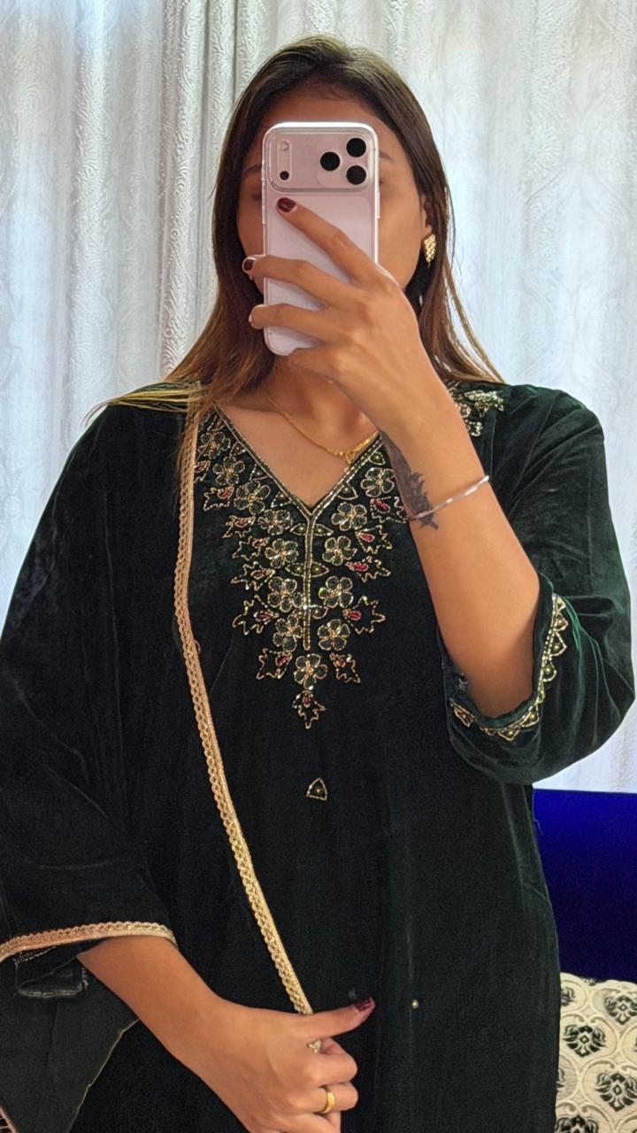 Royal Emerald Hand-Embroidered Velvet Set 1
