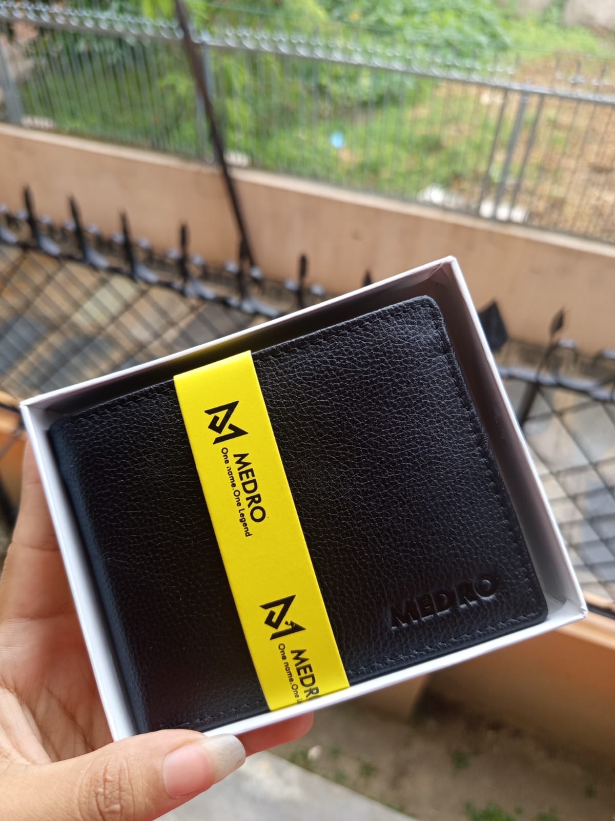 Medro Premium Genuine Leather Bi-Fold Wallet for Men with Gift Box 1