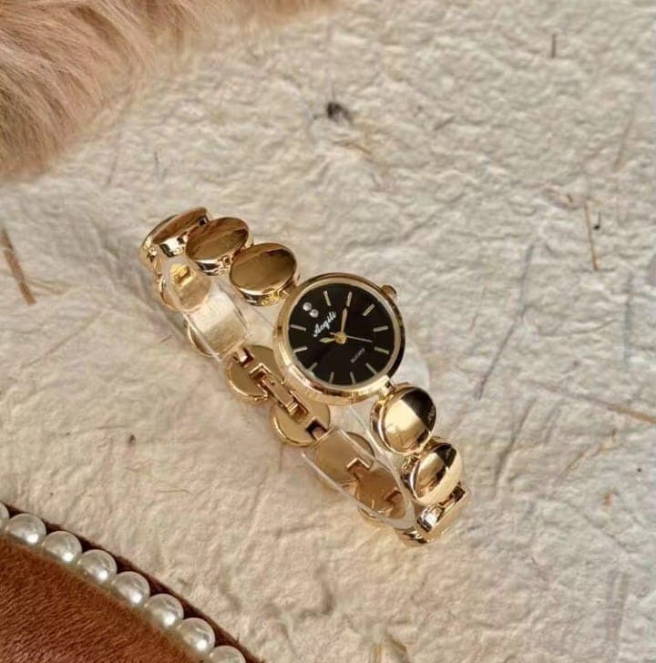 Elegant Gold Round Women's Quartz Watch Minimalist Casual Dress Watch for Girls