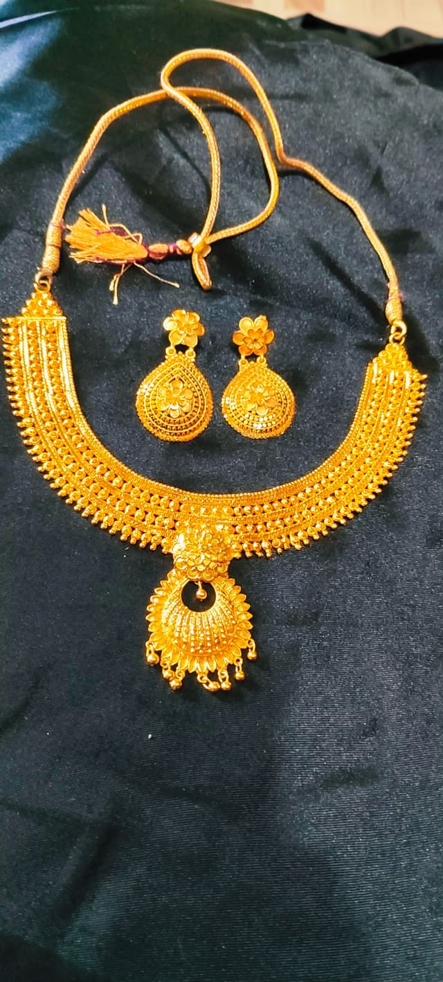 CT gold necklace set