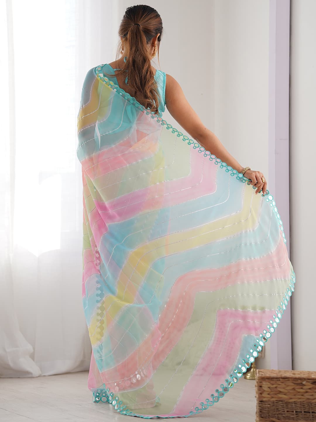 Tasrika Printed Bollywood Georgette Saree (Multicolor) 3