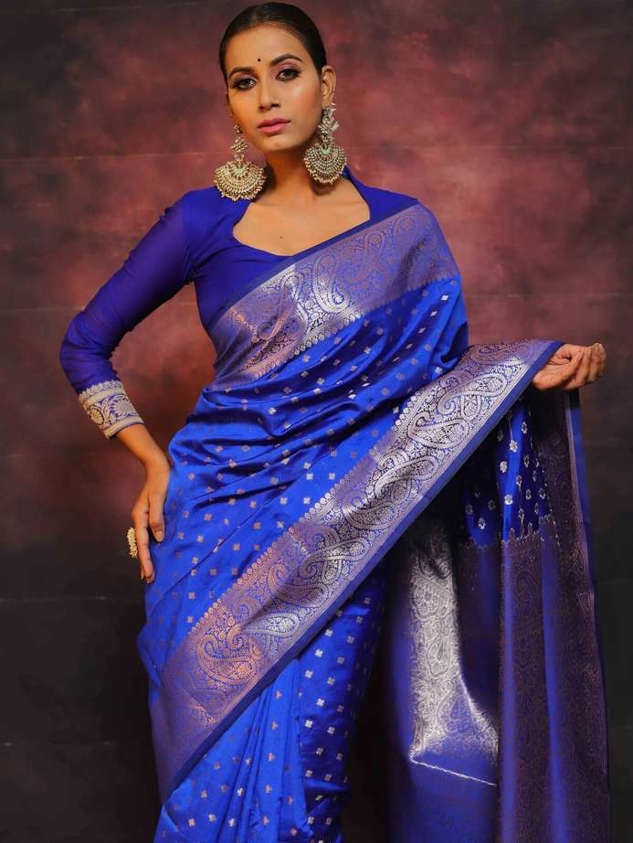 Awafu Woven Kanjivaram Pure Silk, Art Silk Saree With Blouse (Blue) 4
