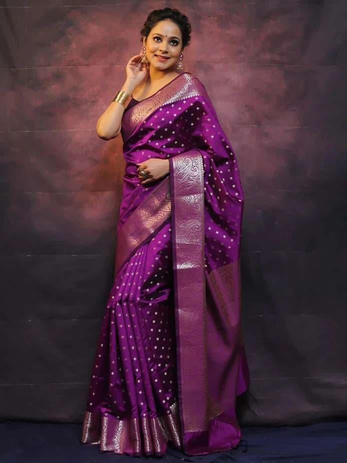 Awafu Woven Kanjivaram Pure Silk, Art Silk Saree With Blouse(Purple ) 2