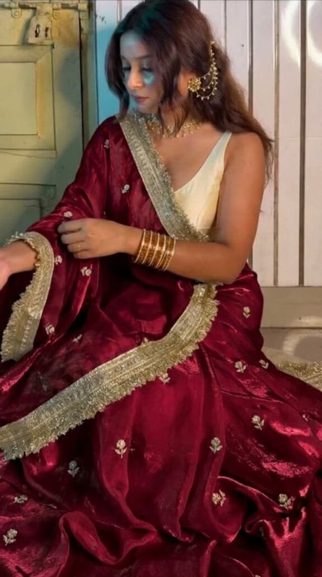 Samridhi Collection Embroidered Bollywood Tissue, Satin Saree