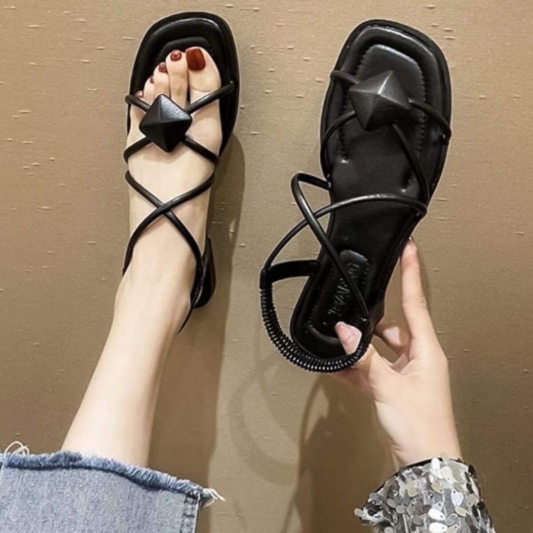 New Women Shoes Korean Edition Toe One Letter Flat Sandals Women Style Rubber Cover Foot Flat Sole 1