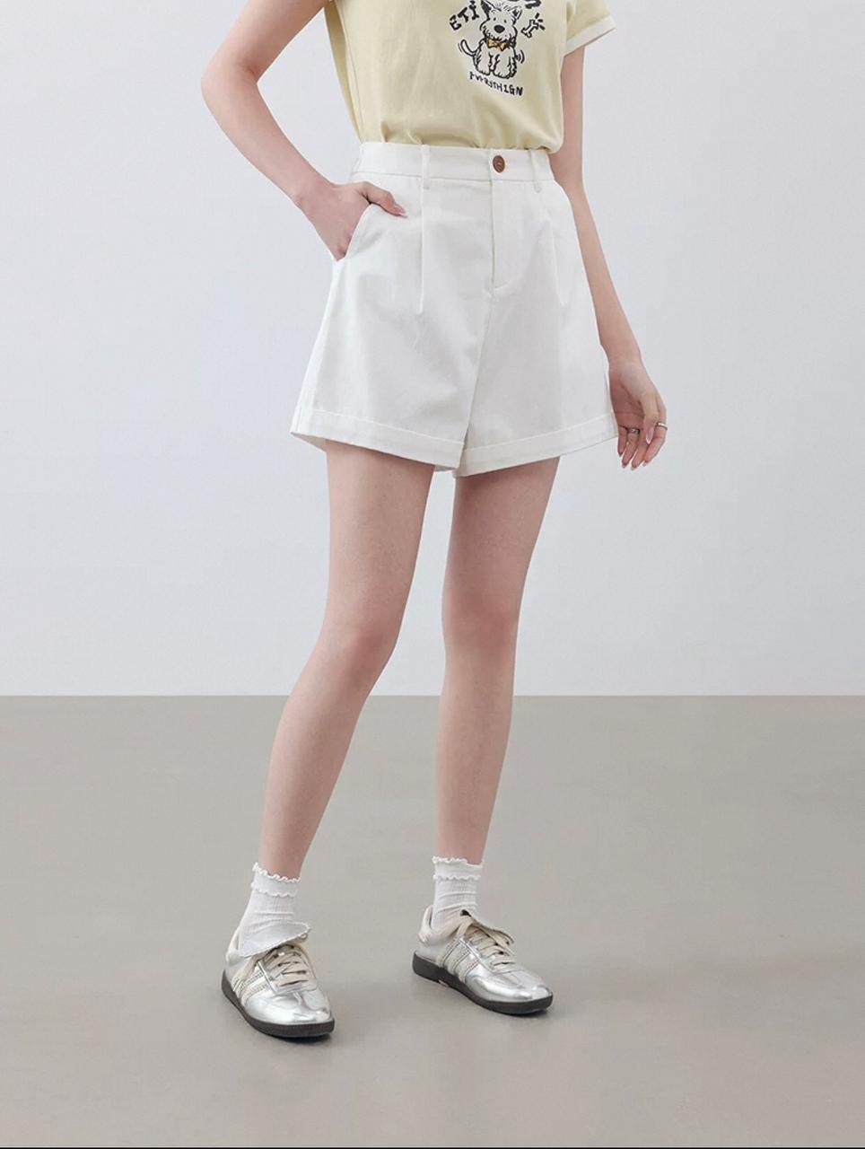 New Summer Spesical Plain White Shorts Elastic Weast For Women 1