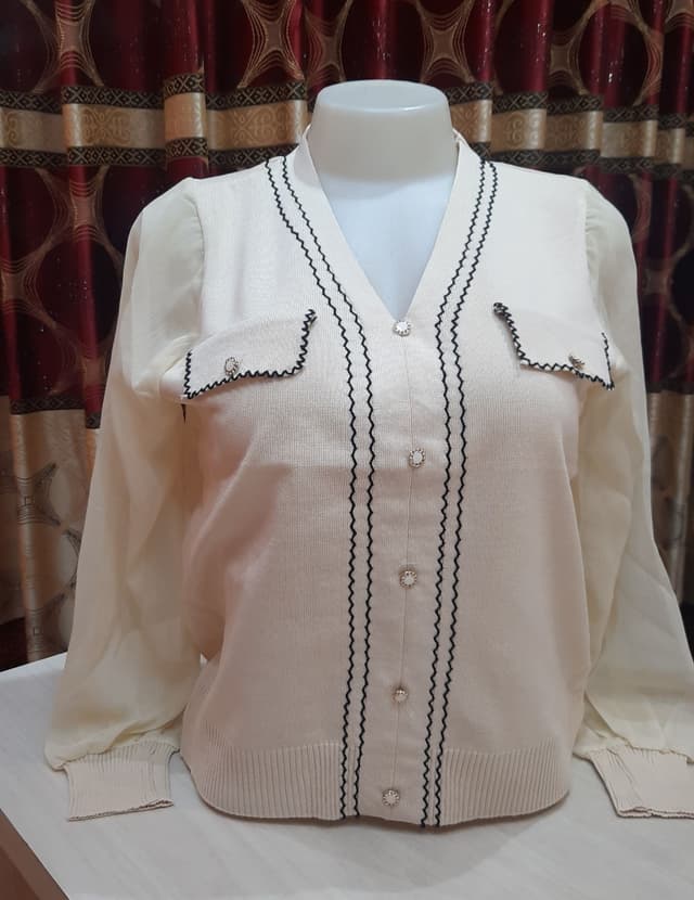 Front buttoned T-shirt with Chiffon Sleeves