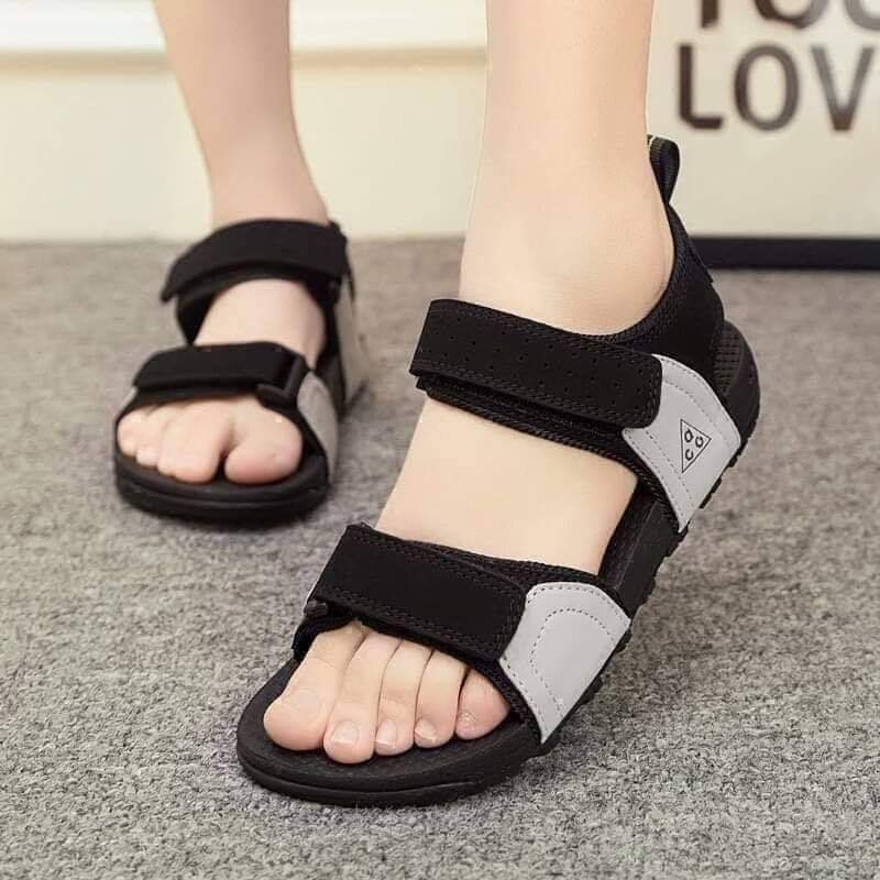 2025 New Flat Heel Hook&Loop Platform Sandals Women Comfort Grey Black Sandals Fashion Hot Casual Women Walking Shoes 1