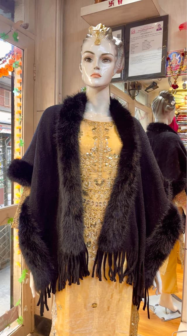 Faux Fur Stylish Pancho/Capes