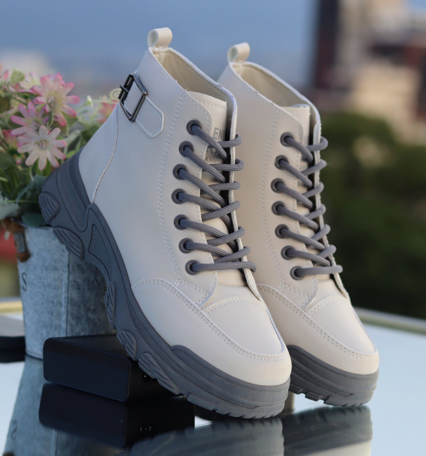 Korean LuxeStride – Women's Elegant & Comfortable Elevated Sneakers 1