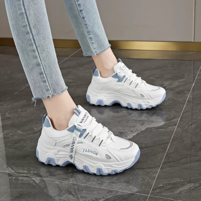 Korean Luxurious New Fashion Breathable All-match Platform Lace-up Comfortable Casual Ladies Shoes 1