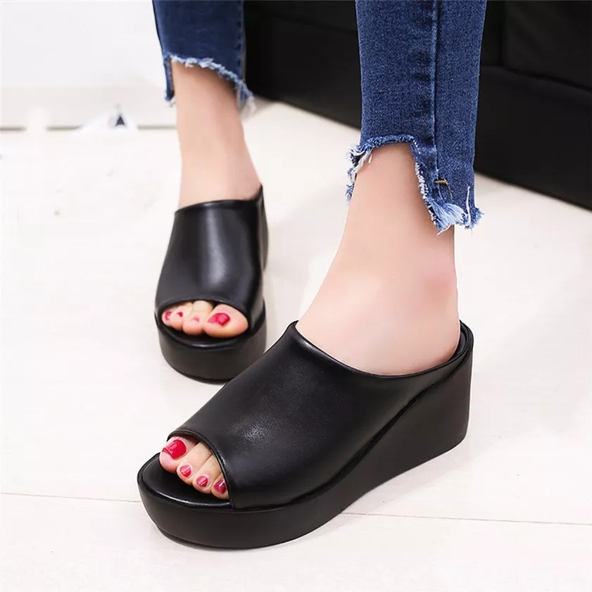 Luxury Women Flip Flops Summer Fashion Pu Leather Leisure Shoes Clogs Platform Wedges Sandal Thick Bottom Slippers Mules 1