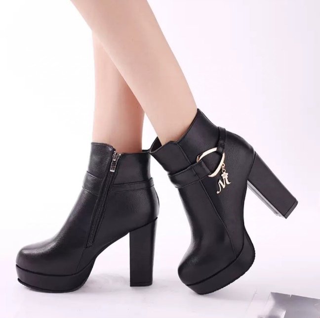 Luxurious Korean 2024 New Winter Genuine Leather Fashion High Heel Belt Buckle Casual Dress Office Elegant Ladies Boots 1