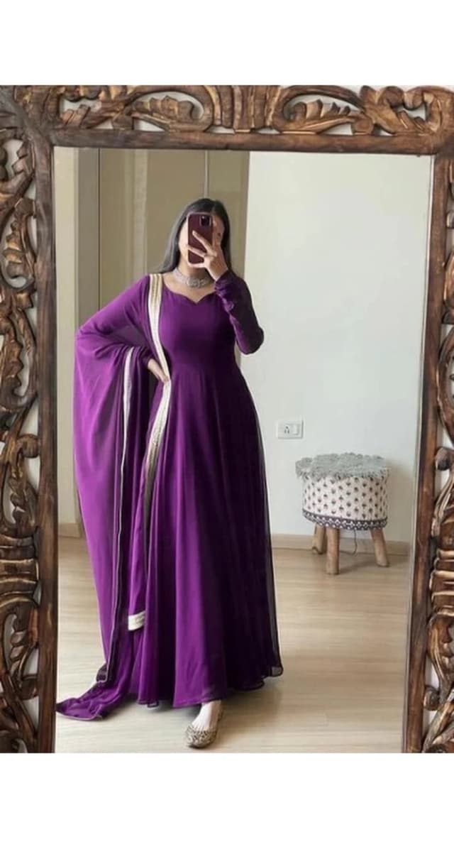 Stylist Gaun Dupatta Set Women's Resham Cotton Salwar Kameez Pakistani Suit in Maroon