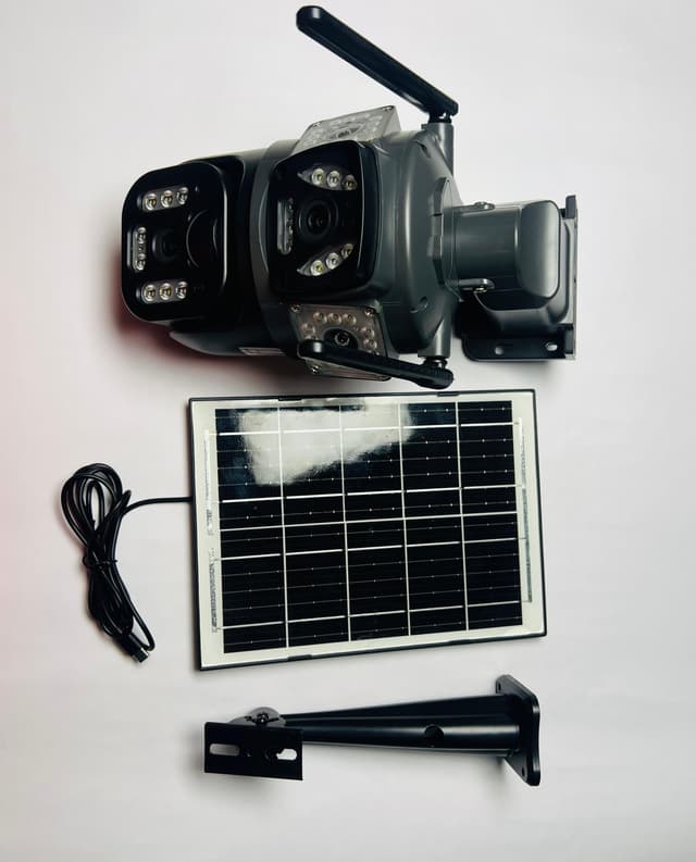 4G V360PRO Solar Outdoor Battery Camera 1080P 10X Zoomable 3 Eyes 2 Pictures CMOS Sensor OEM Available