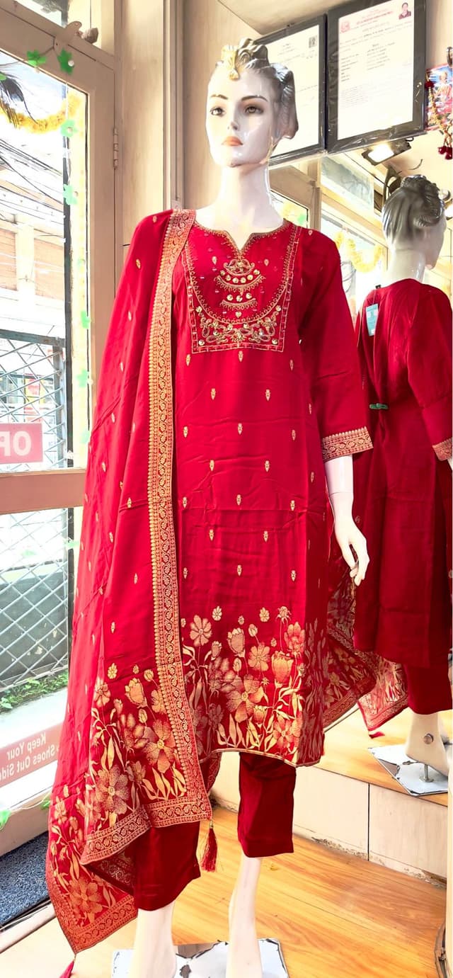 Dola-Silk Kurti Sets For Women In Red