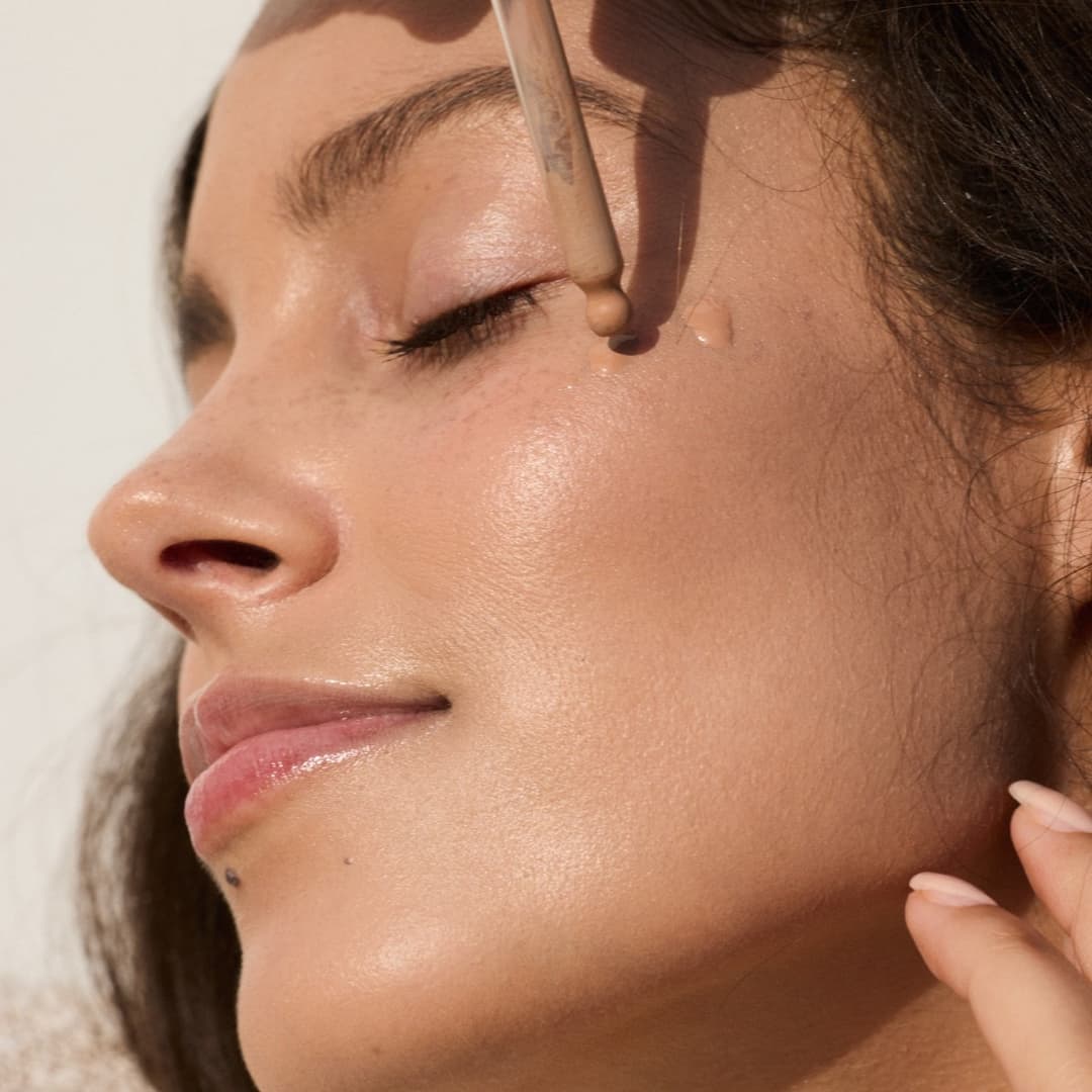 GOSH Dewy Foundation Drops with SPF 15 - 004 (12ml) 4